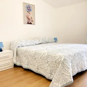 Maison d'hôtes Algherolux -free Secure Gated Parking For Cars And Motorbikes, Alghero